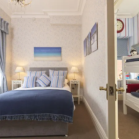Howarth House-3